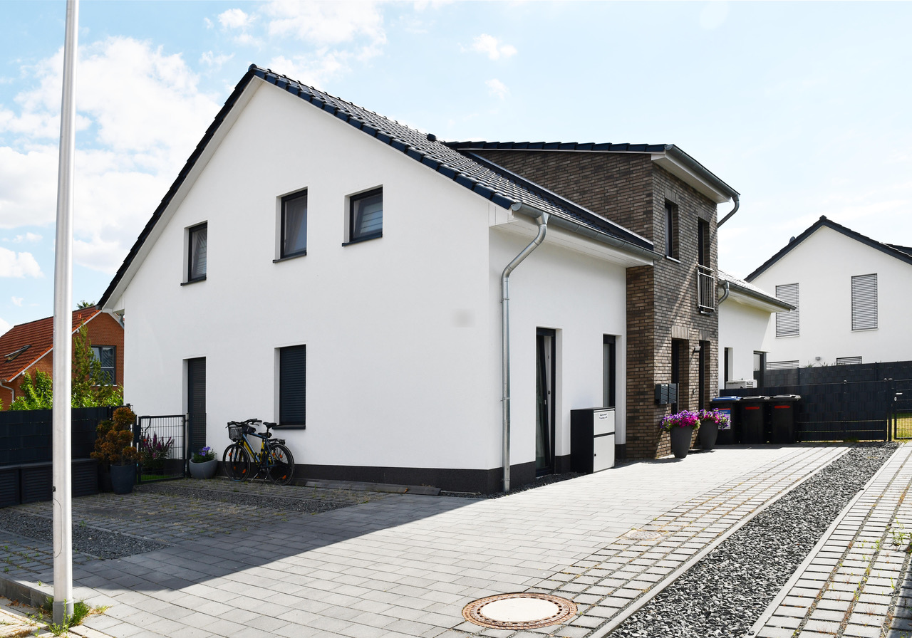 Doppelhaushälfte Isernhagen — Außenansicht